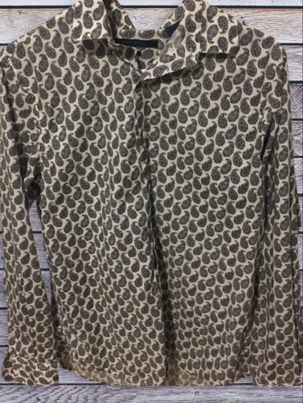 Perry Ellis paisley button up shirt Medium